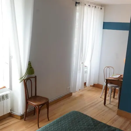 Au Coq Bleu Guest house Mareugheol